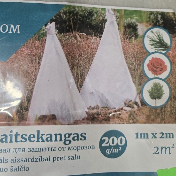 Pārklājs augiem ieziemošanai 200g/m2  1m x 2m